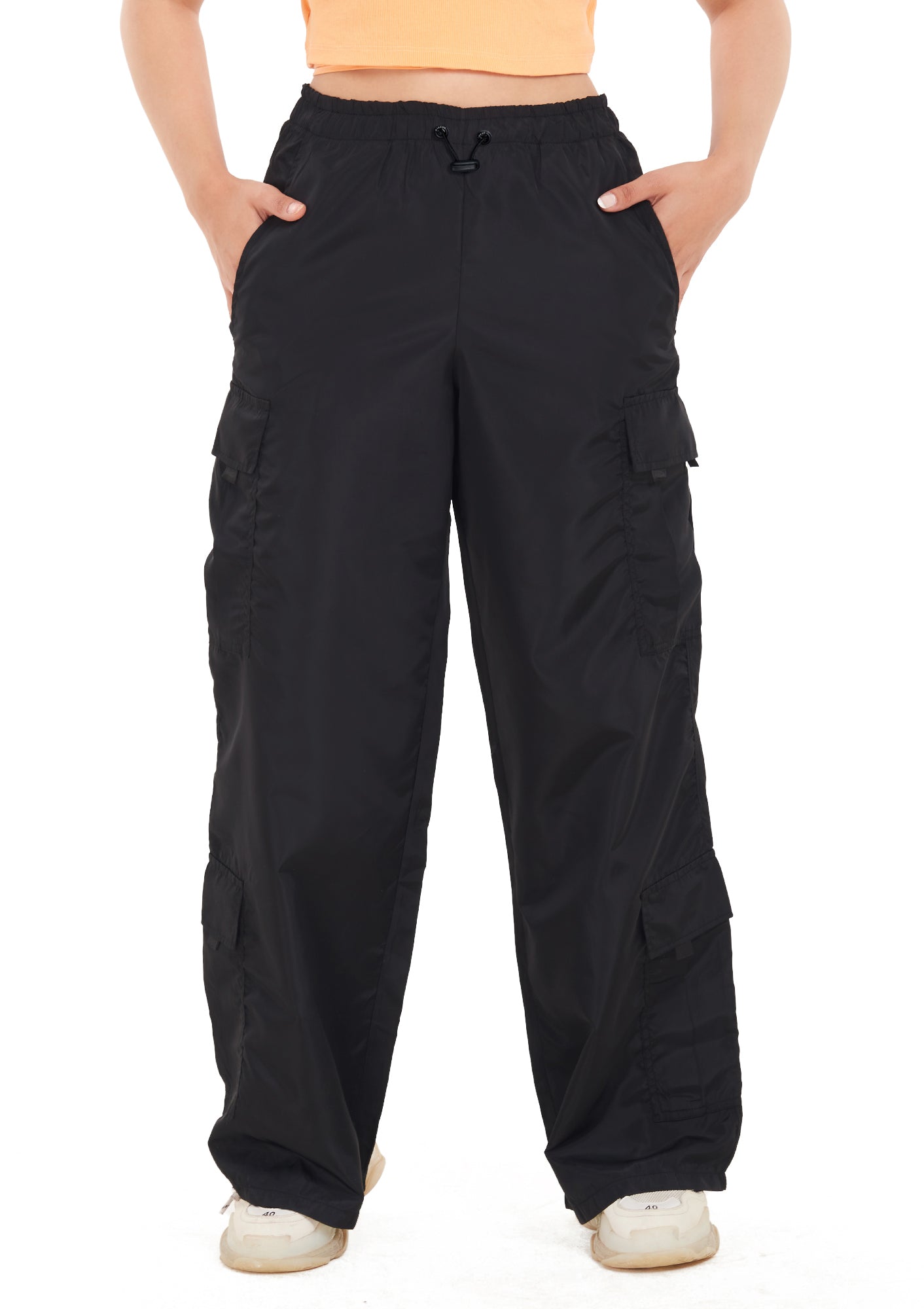 Black pocket parachute pant